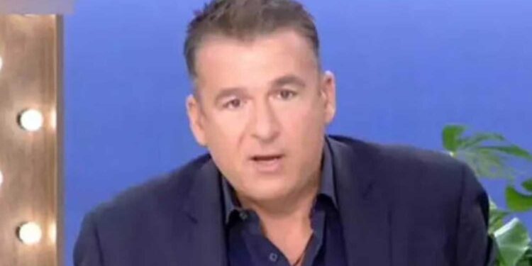 Alldaynews.gr Γιώργος Λιάγκας: «Έπαθα σоk με αuτό που έμαθα για έναν γνωστό τραγουδιστή και έναν πολιτικό»