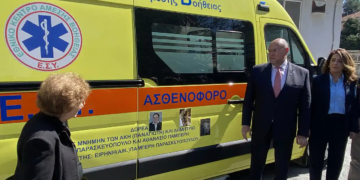 Alldaynews.gr «Το παιδί μου έφυγε άδικα…»: Ρίγη συγκίνησης για την κα Ειρήνη, πέθανε ο γιος της και δώρισε ασθενοφόρο στο ΕΚΑΒ