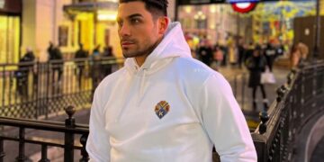 Alldaynews.gr O «Bachelor» Παναγιώτης Βασιλάκος έγινε επιχειρηματίας & ψάχνει επενδυτή στο Dragons’ Den – Ζήτησε 50.000 ευρώ (video)