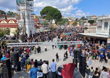 Ρόδος: Αιματηρό επεισόδιο σταμάτησε το Καρναβάλι – 17χρονος τραυμάτισε 25χρονο