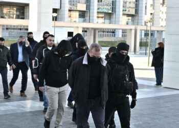 Κολωνός: Ντοκουμέντα με SMS που ρημάζουν καρδιές – «Σε ραντεβού πήγες; Να μου δώσεις τα μισά…» – «Ξεπλένουν ένα τέρας»