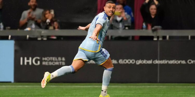 Alldaynews.gr Γιώργος Γιακουμάκης: Με νέα γκολάρα καθάρισε το ματς για την Ατλάντα στο MLS (video)