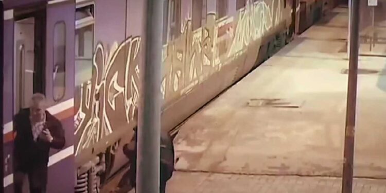 Αυτός είναι ο αληθινός διάλογος σταθμάρχη – μηχανοδηγών: H διαφορά με τον μονταρισμένο (video)