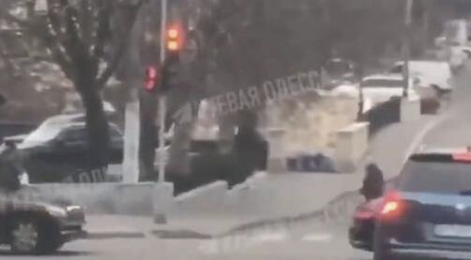 Alldaynews.gr Ουκρανία: Η στιγμή της έκρηξης ενώ ο Ζελένσκι θα συναντούσε τον Μητσοτάκη (video)