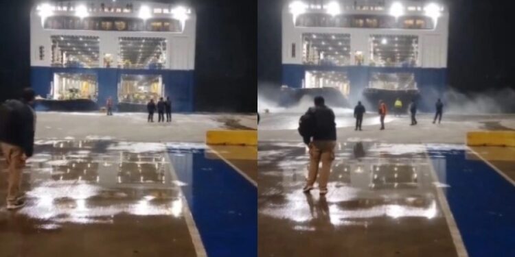 Alldaynews.gr Η τιτάνια προσπάθεια του Blue Star να «δέσει» στο λιμάνι της Σαντορίνης (video)