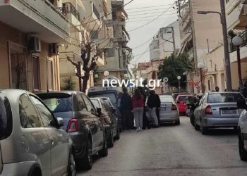 Θρήνος για την 17χρονη που έπεσε στο κενό από ταράτσα πολυκατοικίας στη Δάφνη – «Γύρισε από το σχολείο αναστατωμένη» (video)