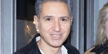 Alldaynews.gr Δημήτρης Κόκοτας: Παραμένει σε καταστολή στη ΜΕΘ – Περιμένουμε να γίνει το θαύμα, λέει η σύζυγός του