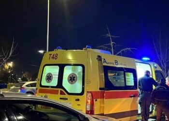 Φορτηγό παρέσυρε αστυνομικό στον Πειραιά – Είναι σε σοβαρή κατάσταση