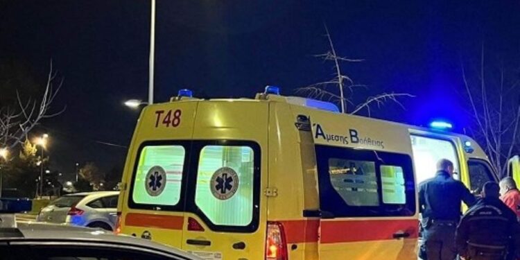 Alldaynews.gr Φορτηγό παρέσυρε αστυνομικό στον Πειραιά – Είναι σε σοβαρή κατάσταση