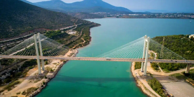 Alldaynews.gr 21χρονος έπεσε από τη γέφυρα της Χαλκίδας – Μεταφέρθηκε τραυματισμένος στο νοσοκομείο