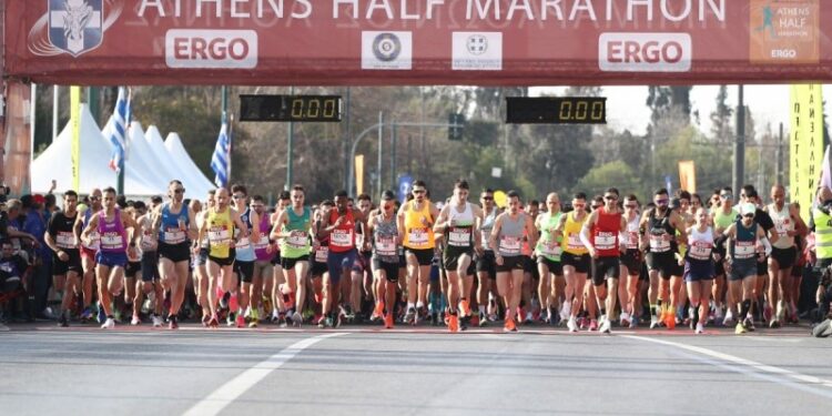 Εκκίνηση για τον 12ο Ημιμαραθώνιο της Αθήνας: Ποιοι δρόμοι θα κλείσουν στο κέντρο της πόλης, τι ισχύει για τα ΜΜΜ – Αναλυτικά οι κυκλοφοριακές ρυθμίσεις