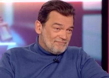 Ξέσπασμα Καζάκου για δημοσιογράφους: «Γ@#$ το κέρατο, να αναλάβετε τις ευθύνες σας απέναντι στον κόσμο» (vid)