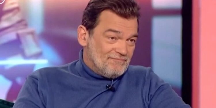 Alldaynews.gr Ξέσπασμα Καζάκου για δημοσιογράφους: «Γ@#$ το κέρατο, να αναλάβετε τις ευθύνες σας απέναντι στον κόσμο» (vid)