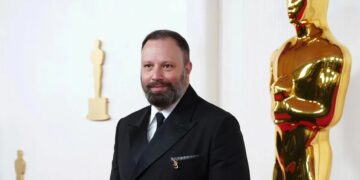 Alldaynews.gr Όσκαρ 2004: Τέσσερα αγαλματίδια για την ταινία του Γ. Λάνθιμου – Σάρωσε το Οπενχάιμερ