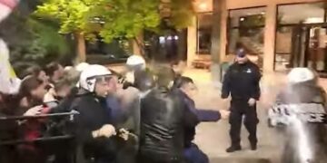 Απίστευτο περιστατικό στη Λάρισα: Ξύλο, βρισιές και χημικά σε συναυλία της στρατιωτικής ακαδημίας των ΗΠΑ (video)