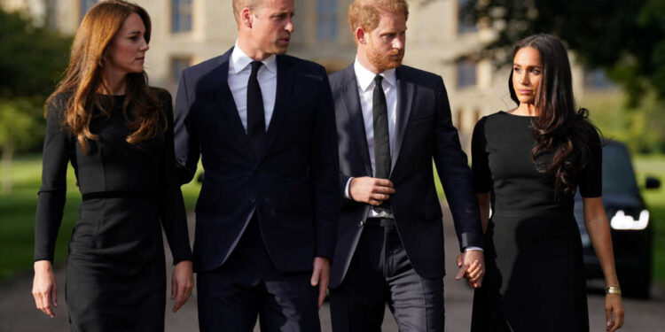 Alldaynews.gr Κέιτ Μίντλετον: «Η πριγκίπισσα της Ουαλίας και ο Γουίλιαμ δεν εμπιστεύονται τον Χάρι και τη Μέγκαν»