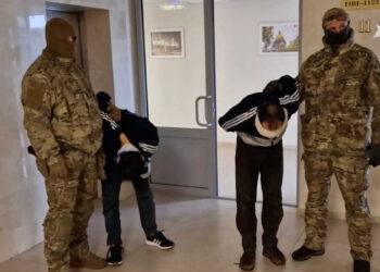 Μακελειό στη Μόσχα: Έκαναν ηλεκτροσόκ στα γεννητικά όργανα των συλληφθέντων, έκοψαν αυτί και του έδωσαν να το φάει – Σκληρές εικόνες