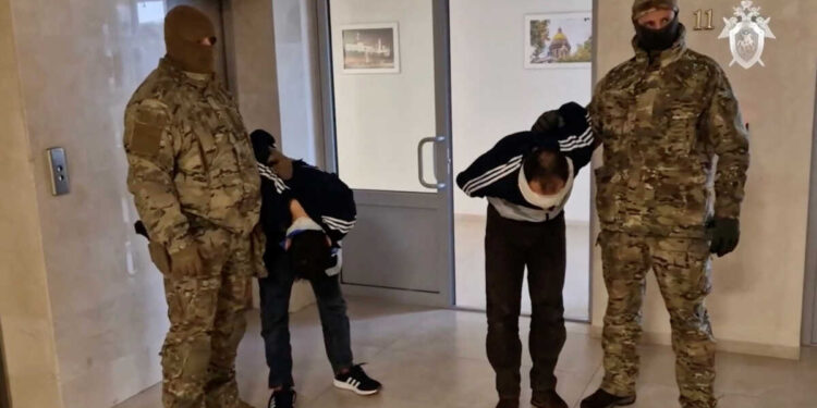 Μακελειό στη Μόσχα: Έκαναν ηλεκτροσόκ στα γεννητικά όργανα των συλληφθέντων, έκοψαν αυτί και του έδωσαν να το φάει – Σκληρές εικόνες