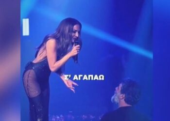 Τρελά ερωτευμένος ο Βασίλης Μπισμπίκης: Το «Σ’ αγαπώ» στη Δέσποινα Βανδή ενώ ήταν στην πίστα