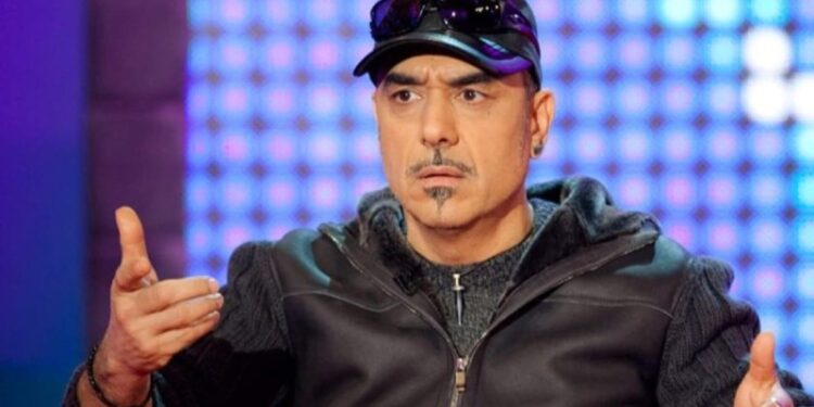 Alldaynews.gr «Κλεισμένος σπίτι, παρακολουθείται από γιατρούς»: Μαθεύτηκε η αλήθεια για τον Σφακιανάκη, ο χωρισμός & η απομόνωση