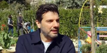 Alldaynews.gr Θρήνος για τη Ντανιέλα: Μπήκε σε αεροπλάνο να ξεπεράσει το φόβο της, γλίστρησε απ’το κάθισμά & έπεσε νεκρή