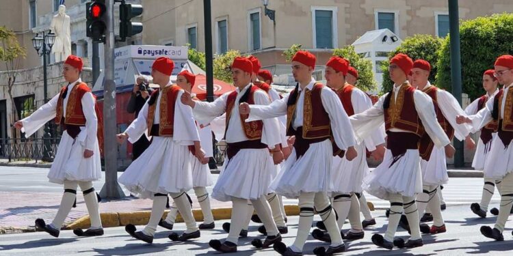 Alldaynews.gr 25η Μαρτίου: Μαθητική παρέλαση στην Αθήνα