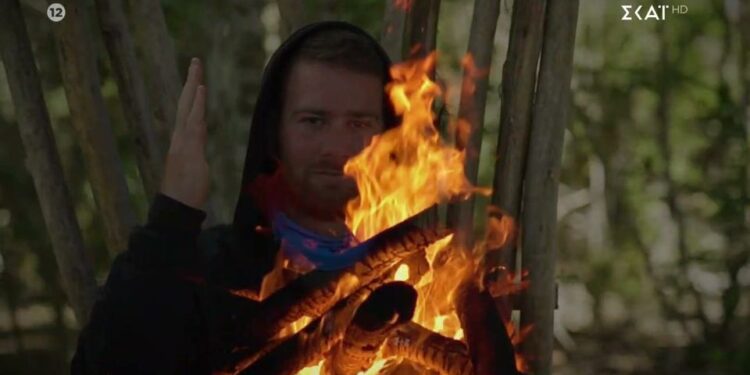 «Πόλεμος» στο Survivor: «Ο James έχει φτιάξει ομάδα για να κρατηθεί στο παιχνίδι» – Ο Τζέιμς Καφετζής χαιρετάει και οι Μαχητές διαλύονται (video)