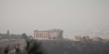 Alldaynews.gr Η «καταιγίδα» αφρικανικής σκόνης γεμίζει νοσοκομεία: «Τοξικό και επικίνδυνο μείγμα»