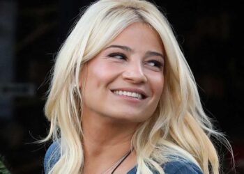 Alldaynews.gr Ντυμένη πριγκίπισσα, φουλ πολυτέλεια: Σαν γαλαζοαίματη στο Ντουμπάι η Φαίη Σκορδά, σούσουρο με τις φωτο της