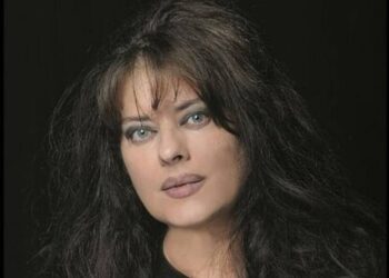 “Χάθηκε” από την tv, είναι μια άλλη: Αγνώριστη σήμερα η καλλονή των 90’s Λίνα Μαρκάκη, η σπάνια δημόσια εμφάνιση