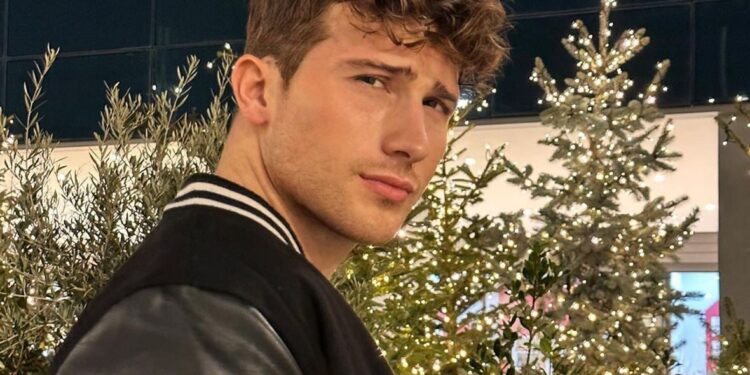 Γιάννης Ξανθόπουλος: Ξεσπά ο πατέρας του 19χρονου που έχασε τη ζωή του – «Ο τραγουδιστής είναι εγκληματίας»