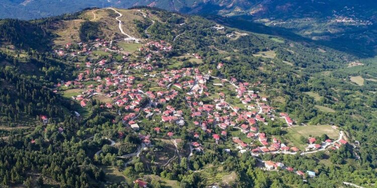 Alldaynews.gr Χρυσομηλιά: Το χωριό που «μεγαλώνει» παιδιά – «Είμαστε μία μεγάλη οικογένεια», λένε οι κάτοικοι