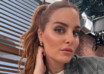 «Μου έστειλε η γυναίκα του “Το ξέρεις ότι είναι παντρεμένος;”»: Τα είπε όλα στην μάνα της η Εβελίνα Νικόλιζα