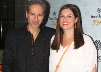 «Γνώρισα την Κατερίνα όταν ήρθε να πάρει αυτόγραφο για την αδελφή της, ζήτησα το κινητό της, ήταν κεραυνοβόλος έρωτας»