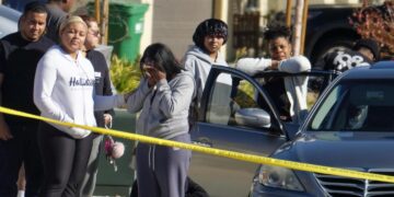 Alldaynews.gr Πενταπλή οικογενειακή τραγωδία: Πατέρας σkότωσε τα 4 παιδιά του και την πεθερά – Ούρλιαζε στον δρόμο η μάνα