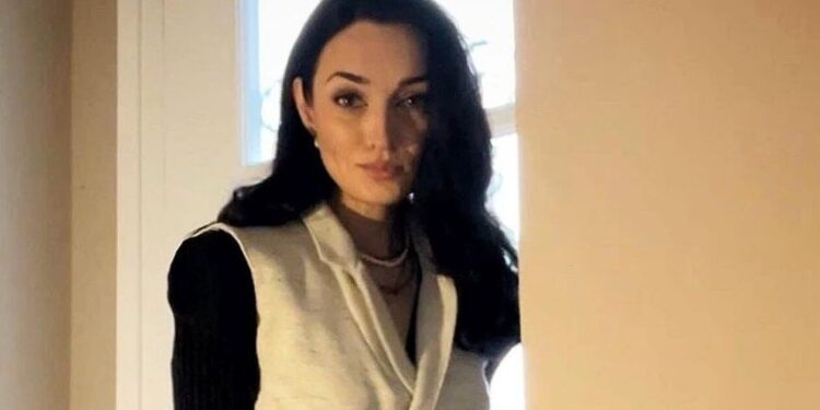 Alldaynews.gr Αργυρώ Καλλιάφα: Η καλλονή εγγονή της Τασσώς Καββαδία νίκησε την ανορεξία & χαράσσει τη δική της πετυχημένη καριέρα