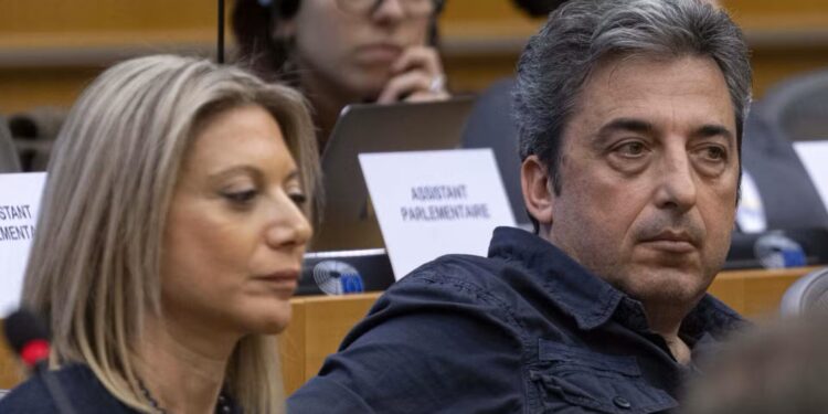 Alldaynews.gr «Θα φέρουμε την κάθαρση» Μαρία Καρυστιανού και Παύλος Ασλανίδης εξαπέλuσαν σήμερα δήλωση «βóμβα»