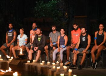 Μπουνıές και κλωτσıές μεταξύ Μητροπολίτη και Αρχιμανδρίτη μέσα στην εκκλησία (video)