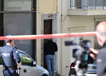 Φρίκη στην Ηλιούπολη: Αυτός είναι ο 36χρονος που σκότωσε την μάνα του περιφερόταν για ώρες στο σπίτι πριν αυτοκτονήσει