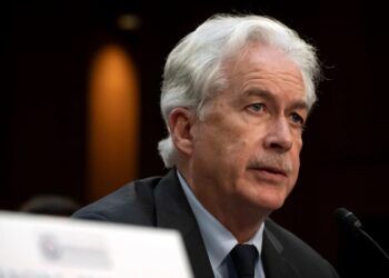 Θεσσαλονίκη: Μεγάλη φωτιά σε πολυκατοικία – Καίγεται δώμα (φωτο, video)