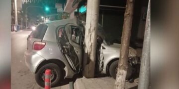 Alldaynews.gr Τραγικό τροχαίο δυστύχημα με έναν 32χρονο νεκpό – Αυτοκίνητο καρφώθηκε σε κολώνα