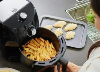 Μαγειρεύετε στο Air Fryer; Ο “ύπουλος” κίνδυνος για την υγεία & η κίνηση που “εκτινάσσει” το λογαριασμό ρεύματος
