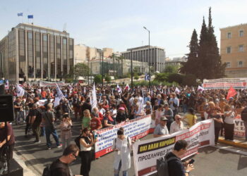 Απεργία ΓΣΕΕ: Σε εξέλιξη συγκεντρώσεις και πορείες, απροσπέλαστο το κέντρο της Αθήνας – Χωρίς μετρό, ηλεκτρικό και τραμ