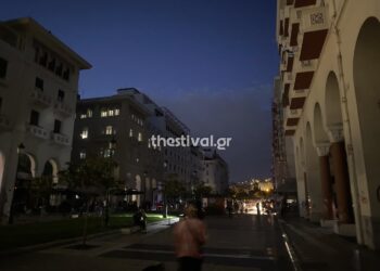 Black out στη Θεσσαλονίκη – Δρόμοι χωρίς φανάρια και εγκλωβισμοί σε ασανσέρ