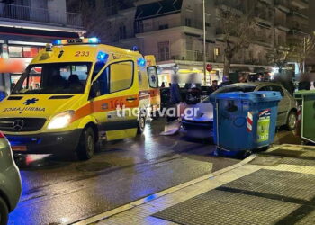 Alldaynews.gr Τραγωδία στη Θεσσαλονίκη με 49χρονη να κόβει τις φλέβες της και να κάνει «βουτιά θανάτου» από τον 5ο όροφο πολυκατοικίας