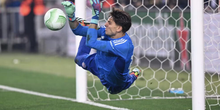 Θρύλος μέσα στην Κωνσταντινούπολη: Ο Ολυμπιακός στους 4 του Conference! Με Τζολάκη – Σπάιντερμαν κέρδισε τη Φενέρ 3-2 στα πέναλτι