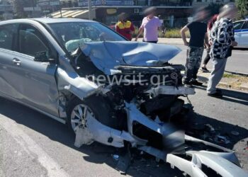 Σοκαριστικές εικόνες από την καραμπόλα με 9 οχήματα στην διασταύρωση της Αλίμου με την Βουλιαγμένης