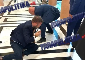 Ξυλοδαρμός στη Βουλή: Ο ανεξάρτητος βουλευτής Κωνσταντίνος Φλώρος έδειρε τον βουλευτή της Ελληνικής Λύσης Βασίλη Γραμμένο (φωτο)