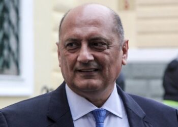 Ο Πέτρος Μαντούβαλος μας ενημέρωσε ότι «δεν γίνεται ρε παιδιά να βασανίζεται ο Μητσοτάκης για μια δολοφονία» (video)