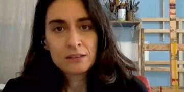 Alldaynews.gr Η απόπειρα δολοφονίας της εικαστικού Μαρίνας Τζιάρα από τον σύζυγό της όταν του ζήτησε διαζύγιο: «Με μαχαίρωσε στο λαιμό και επιχείρησε να με στραγγαλίσει»